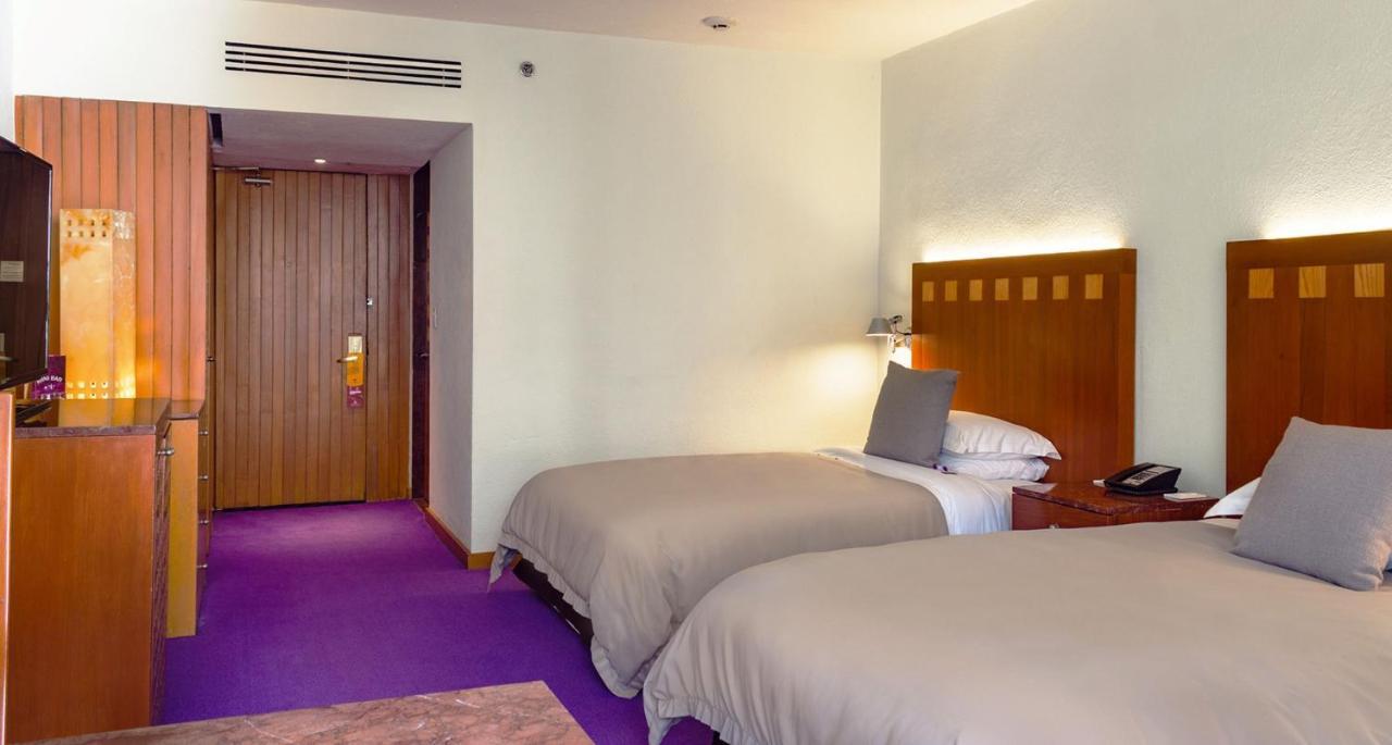 Camino Real Polanco Mexico Hotell Exteriör bild A room at the hotel