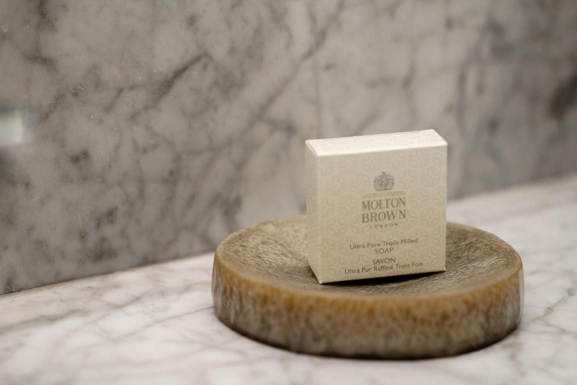 Camino Real Polanco Mexico Hotell Exteriör bild Molton Brown soap
